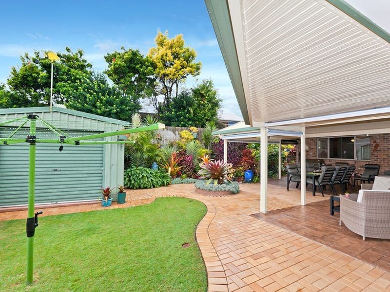 9 Crossley Drive, Wellington Point QLD 4160