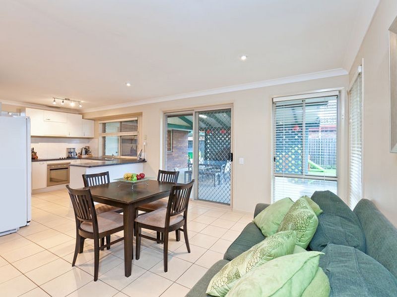15 Chesterfield Crescent, Wellington Point QLD 4160