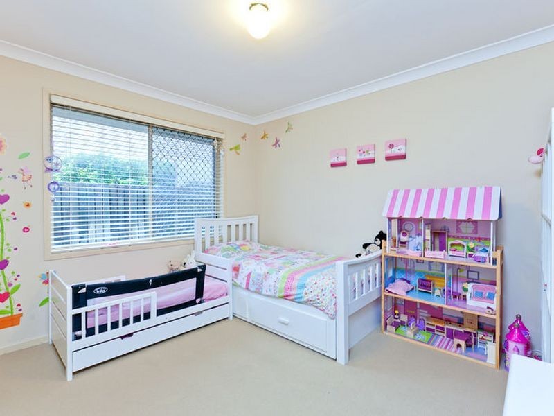 15 Chesterfield Crescent, Wellington Point QLD 4160