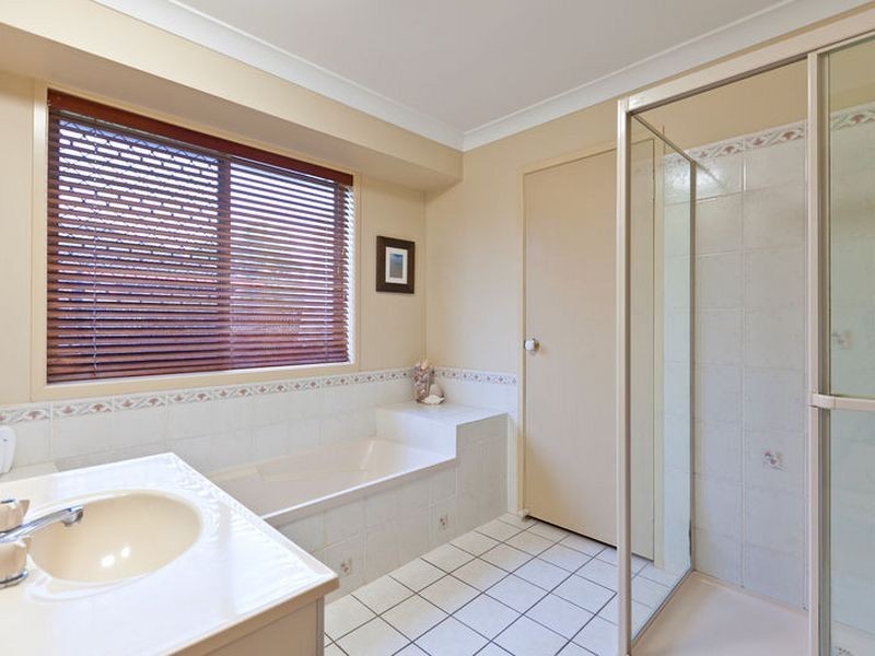 15 Chesterfield Crescent, Wellington Point QLD 4160