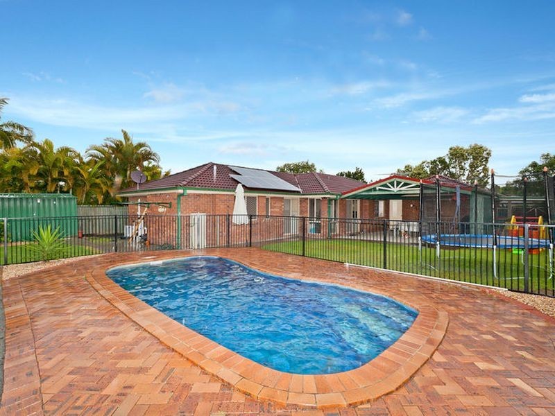 15 Chesterfield Crescent, Wellington Point QLD 4160