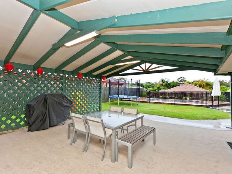 15 Chesterfield Crescent, Wellington Point QLD 4160