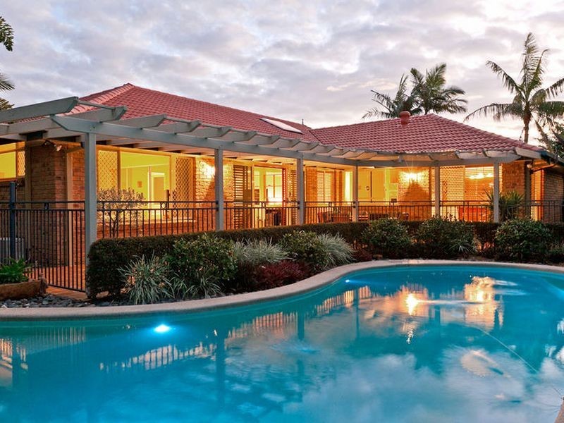 3 Harrogate Terrace, Birkdale QLD 4159