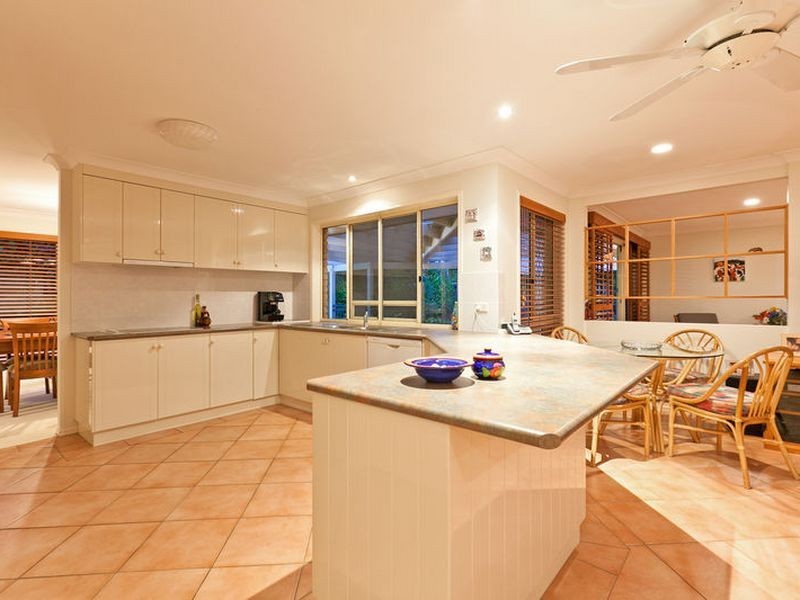 3 Harrogate Terrace, Birkdale QLD 4159