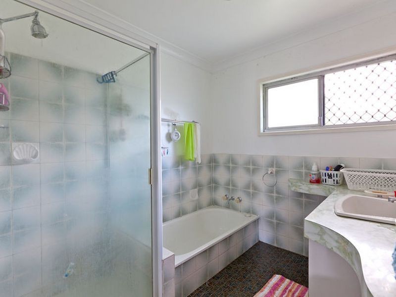 12 Hampshire Crescent, Alexandra Hills QLD 4161