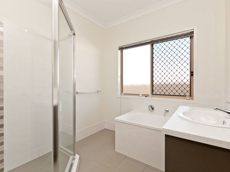 17 Myra Street, Birkdale QLD 4159