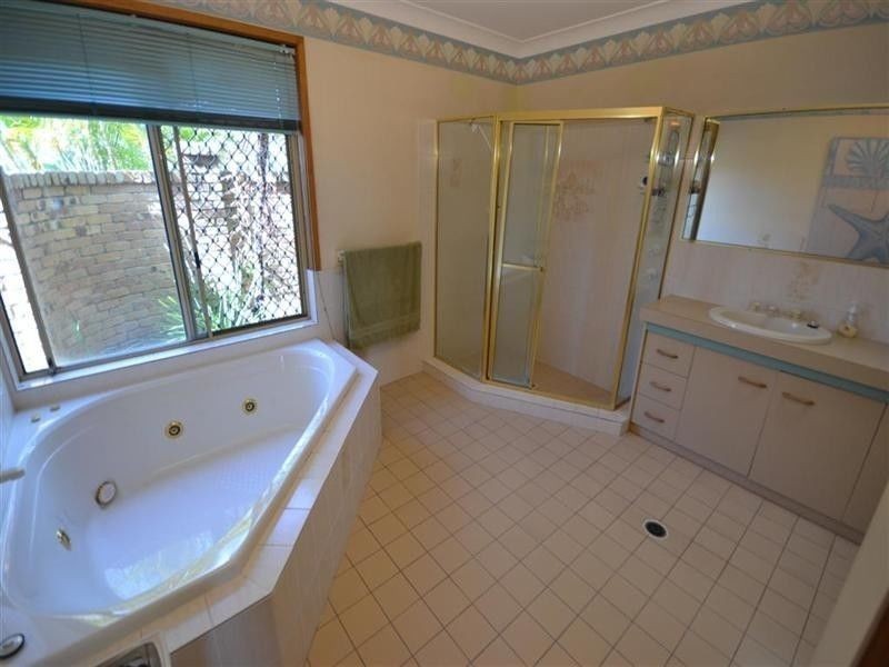 3 Voyagers Court, Raby Bay QLD 4163