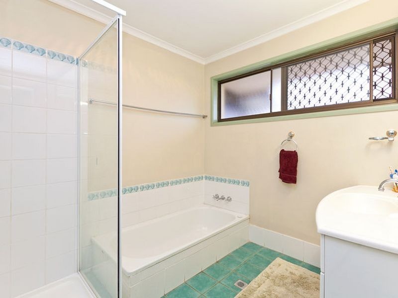 1 Strahan Street, Belmont QLD 4153