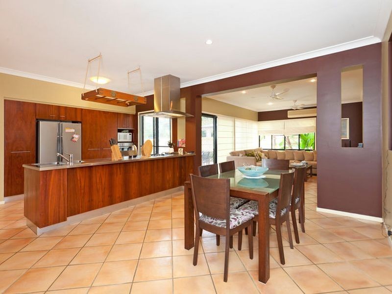 32 Little Shore Street, Cleveland QLD 4163