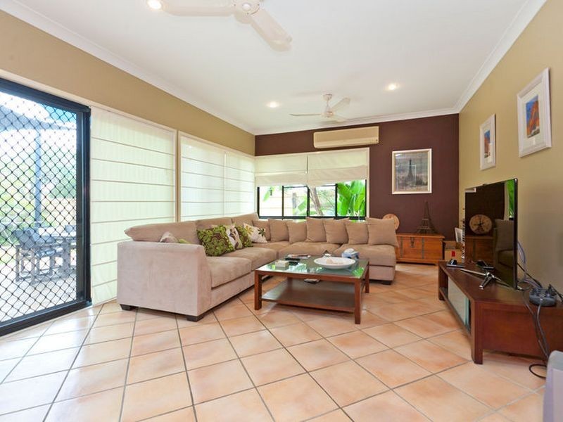 32 Little Shore Street, Cleveland QLD 4163