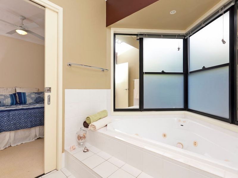 32 Little Shore Street, Cleveland QLD 4163