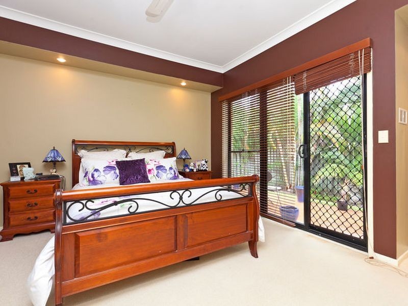 32 Little Shore Street, Cleveland QLD 4163