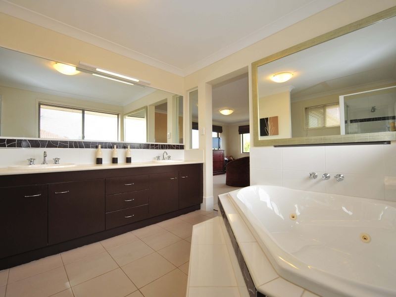 13 White Fig Place, Thornlands QLD 4164