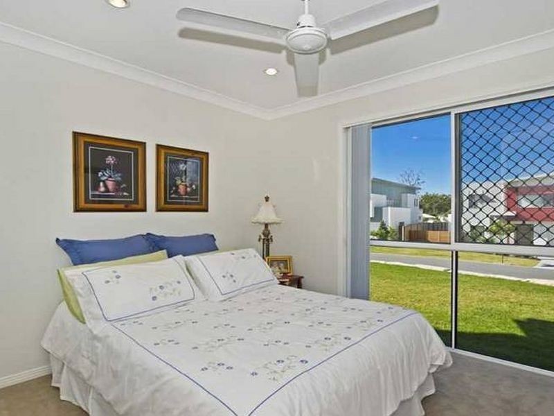 6 Cherry Court, Coomera QLD 4209