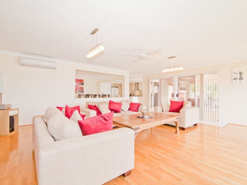 22 Carling Court, Raby Bay QLD 4163
