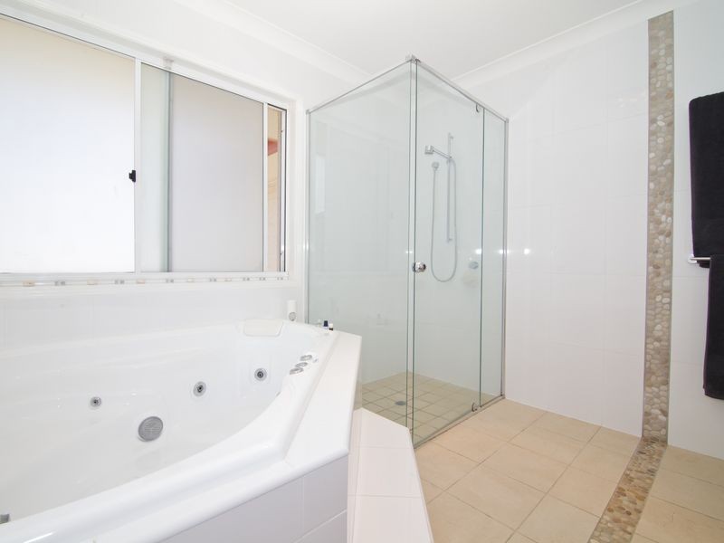 22 Carling Court, Raby Bay QLD 4163