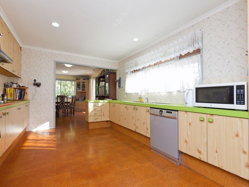 233 Redland Bay Road, Capalaba QLD 4157