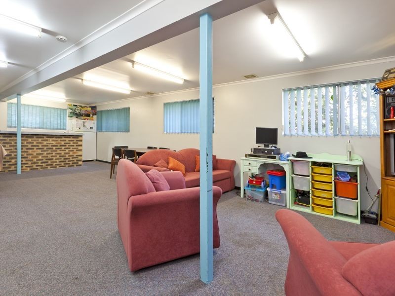 233 Redland Bay Road, Capalaba QLD 4157