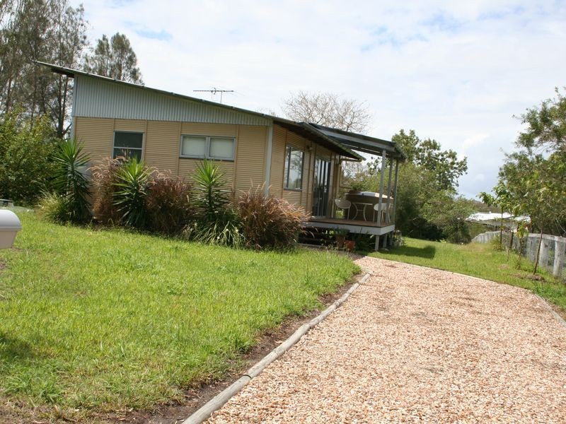 17 Cressy Street, Macleay Island QLD 4184