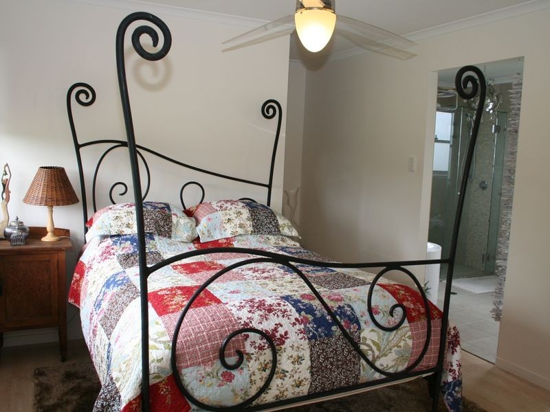 17 Cressy Street, Macleay Island QLD 4184