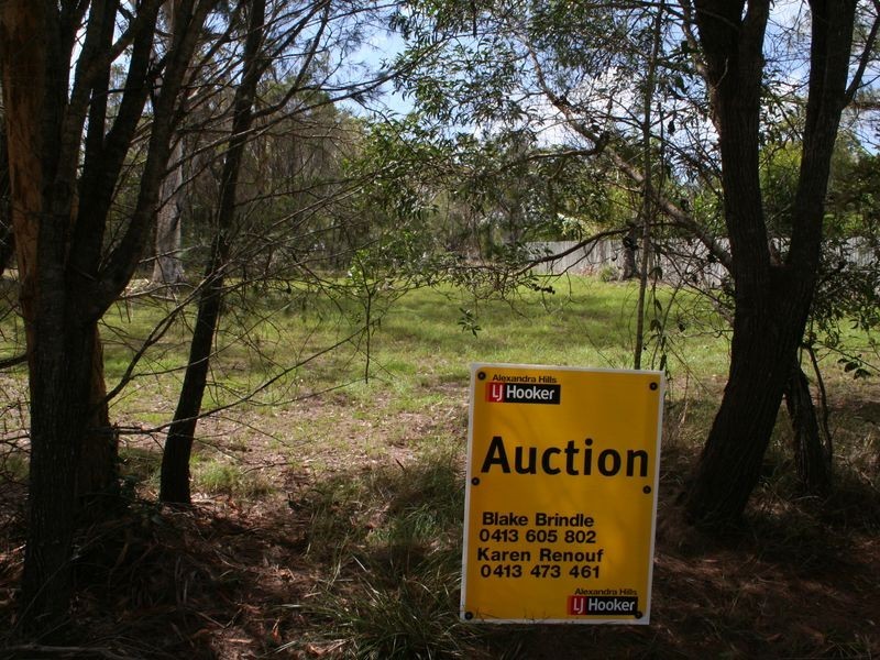 13 Lakeside Avenue, Macleay Island QLD 4184