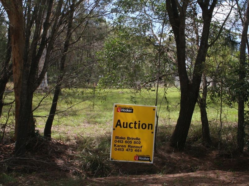 13 Lakeside Avenue, Macleay Island QLD 4184