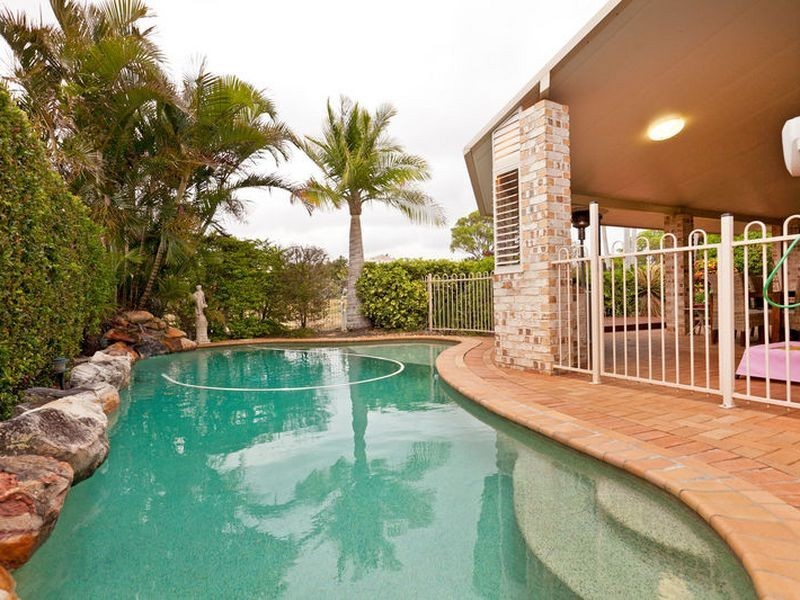 2 Waverley Court, Ormiston QLD 4160