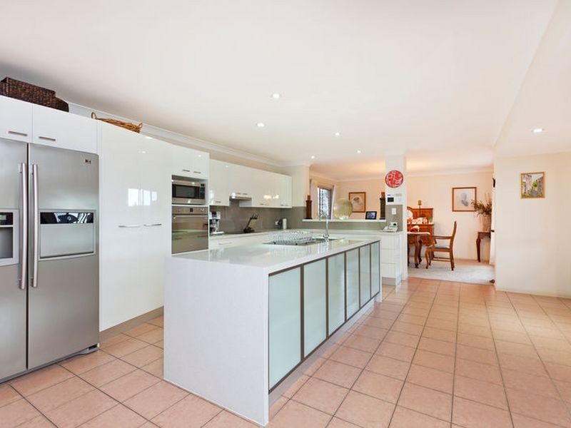 2 Waverley Court, Ormiston QLD 4160