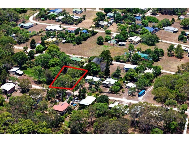35 Charles Terrace, Macleay Island QLD 4184