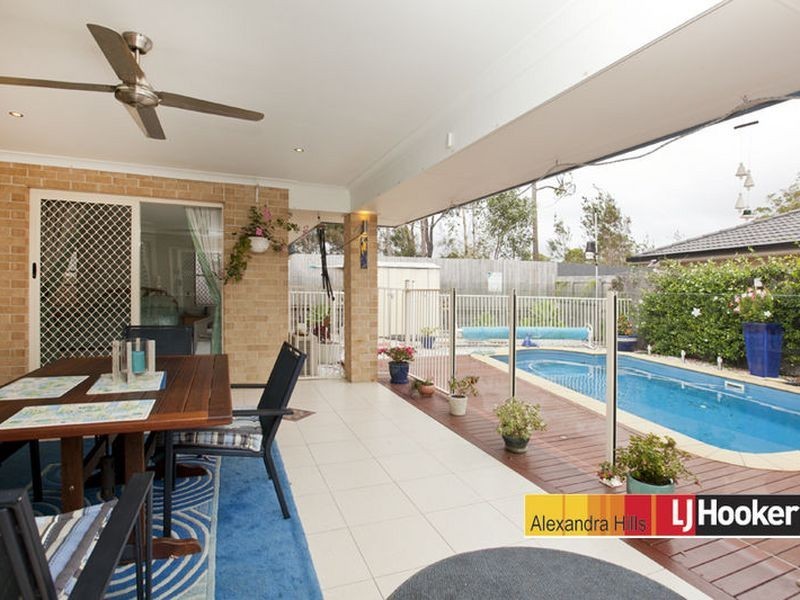 6 Kelby Close, Redland Bay QLD 4165
