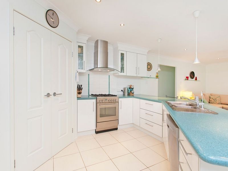 6 Kelby Close, Redland Bay QLD 4165