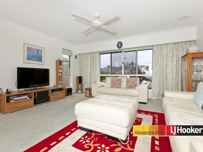 6 Kelby Close, Redland Bay QLD 4165
