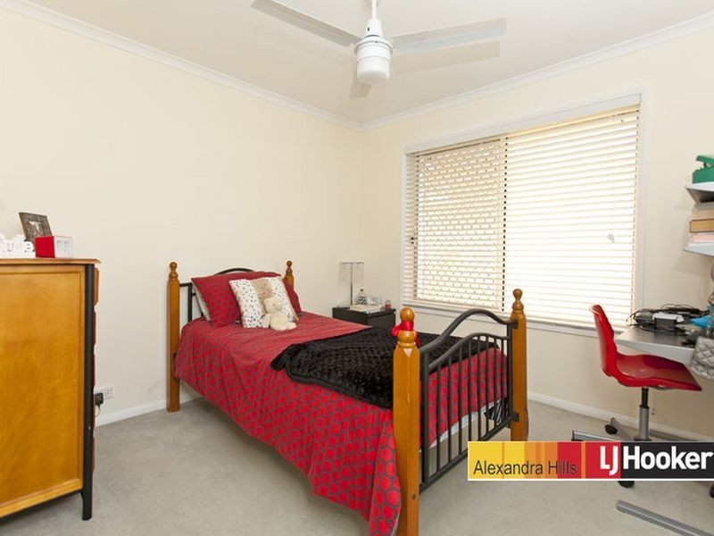 6 Torquay Road, Redland Bay QLD 4165