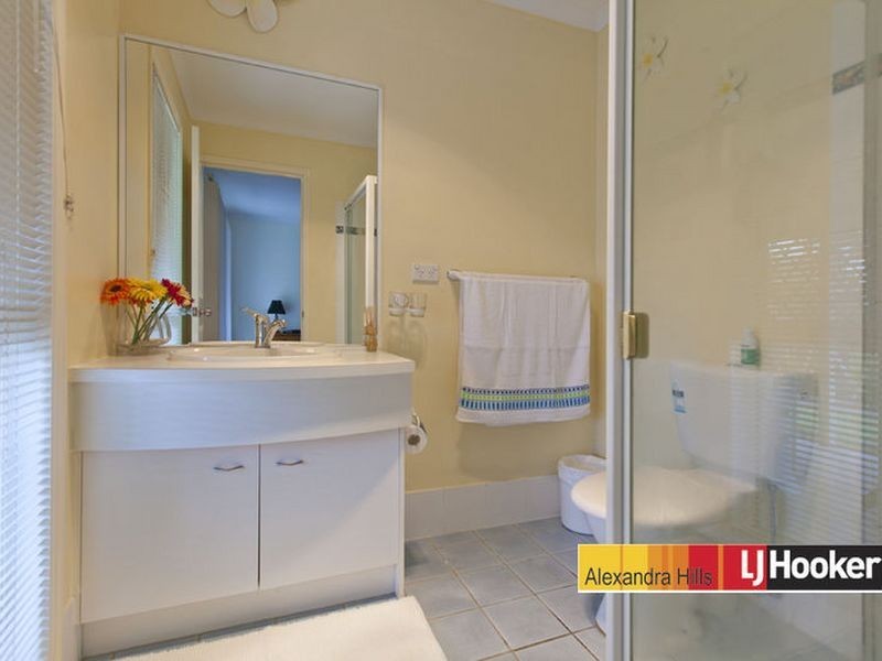 6 Torquay Road, Redland Bay QLD 4165