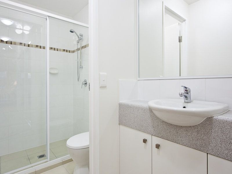 7-13 Shore Street East, Cleveland QLD 4163