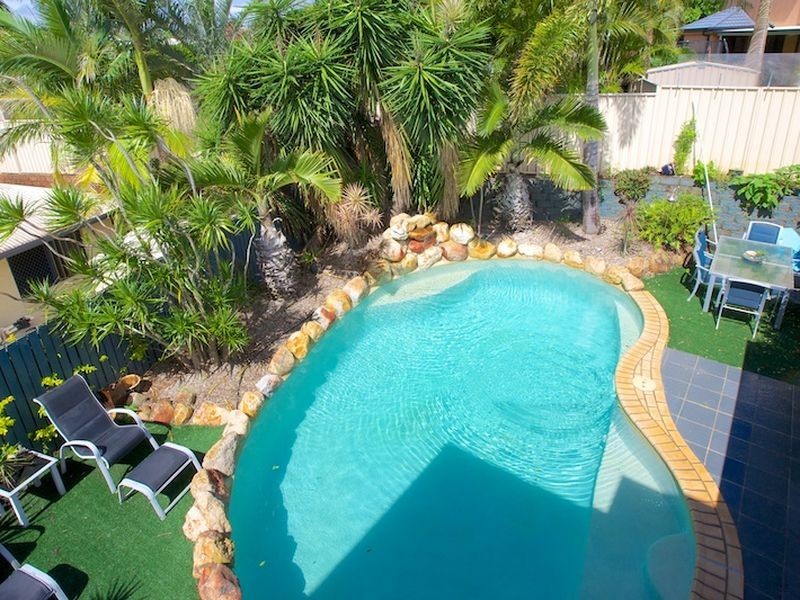 10 Roger Court, Redland Bay QLD 4165