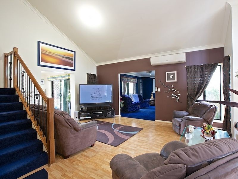 10 Roger Court, Redland Bay QLD 4165