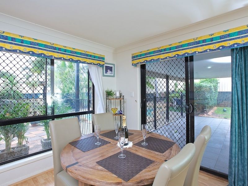 10 Roger Court, Redland Bay QLD 4165