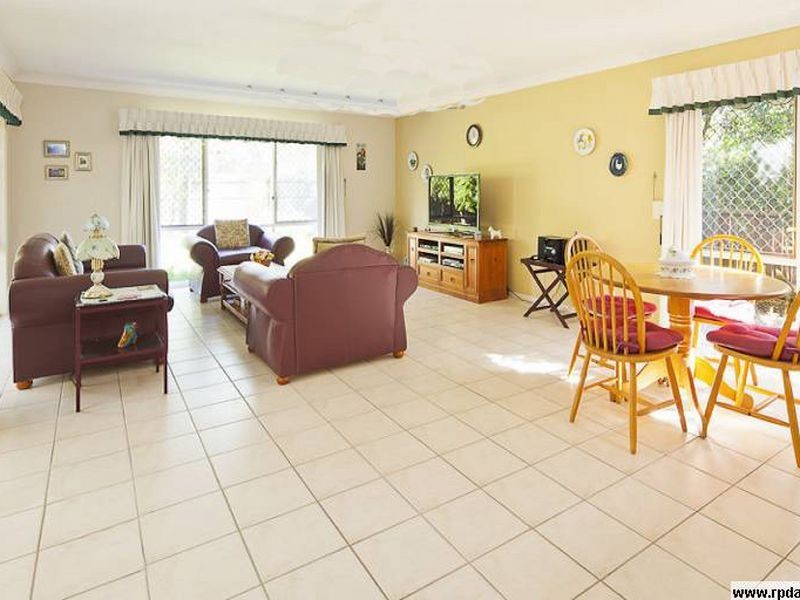 38 Marjorie Buckler Avenue, Redland Bay QLD 4165