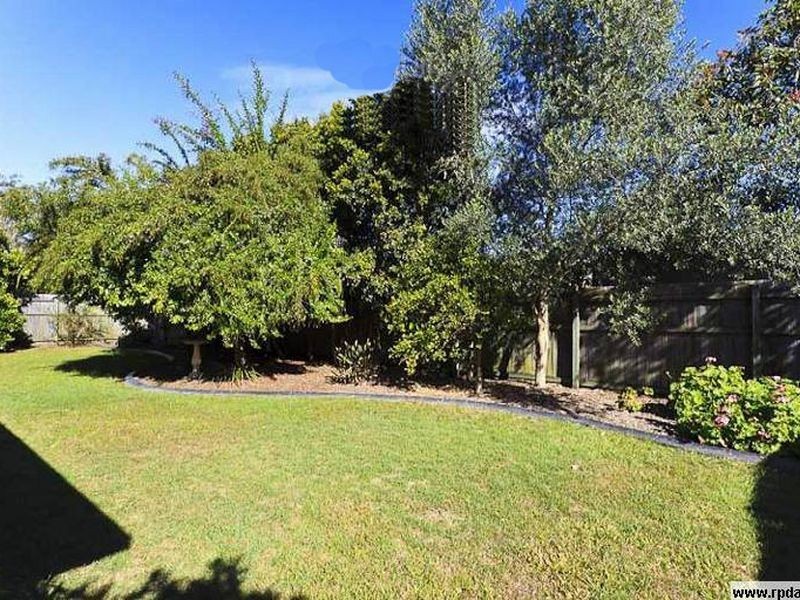 38 Marjorie Buckler Avenue, Redland Bay QLD 4165