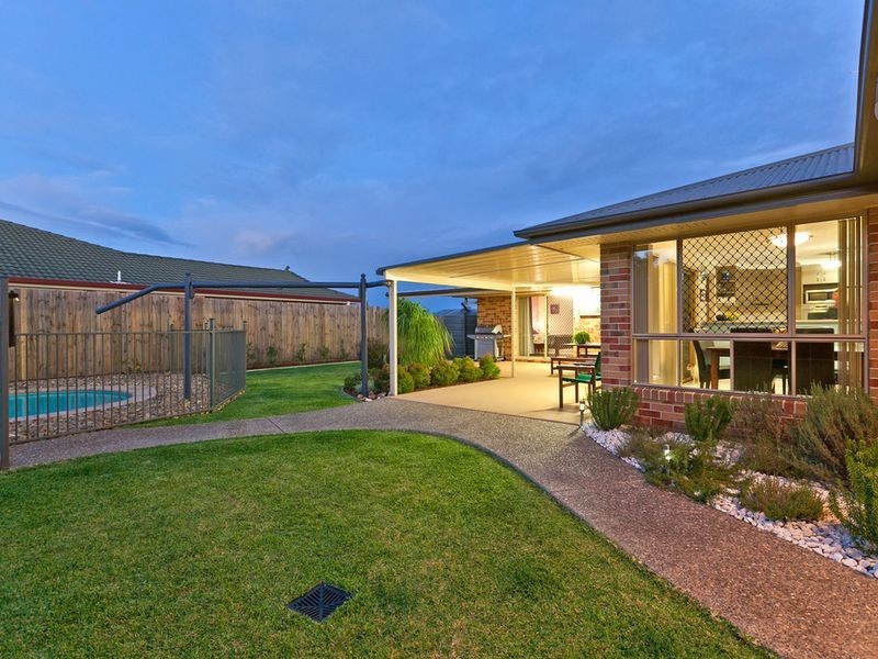 8 Trisha Close, Victoria Point QLD 4165