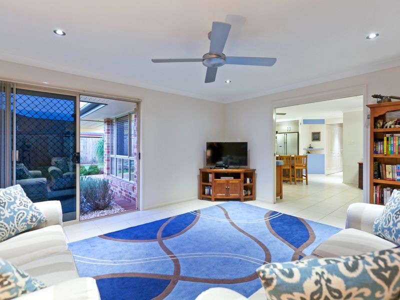 8 Trisha Close, Victoria Point QLD 4165