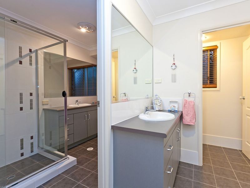 8 Trisha Close, Victoria Point QLD 4165
