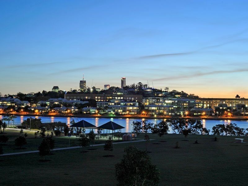 2/48 Addison Avenue, Bulimba QLD 4171