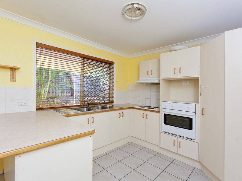 1 Harris Place, Seventeen Mile Rocks QLD 4073