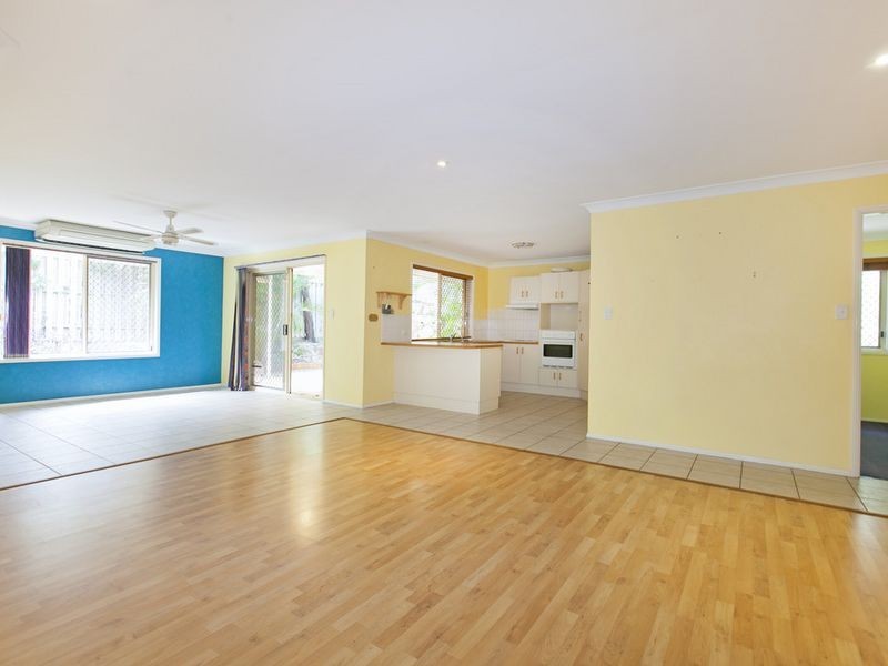 1 Harris Place, Seventeen Mile Rocks QLD 4073