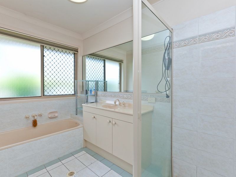 4 Romney Close, Birkdale QLD 4159