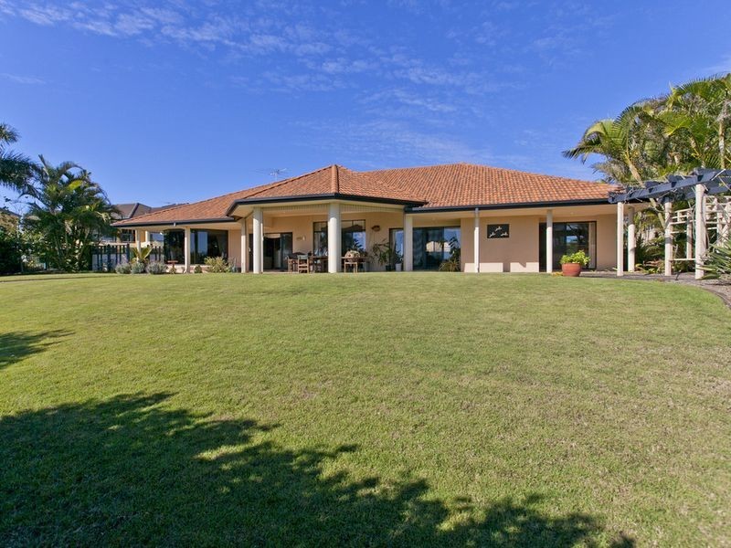 14 Commodore Drive, Birkdale QLD 4159