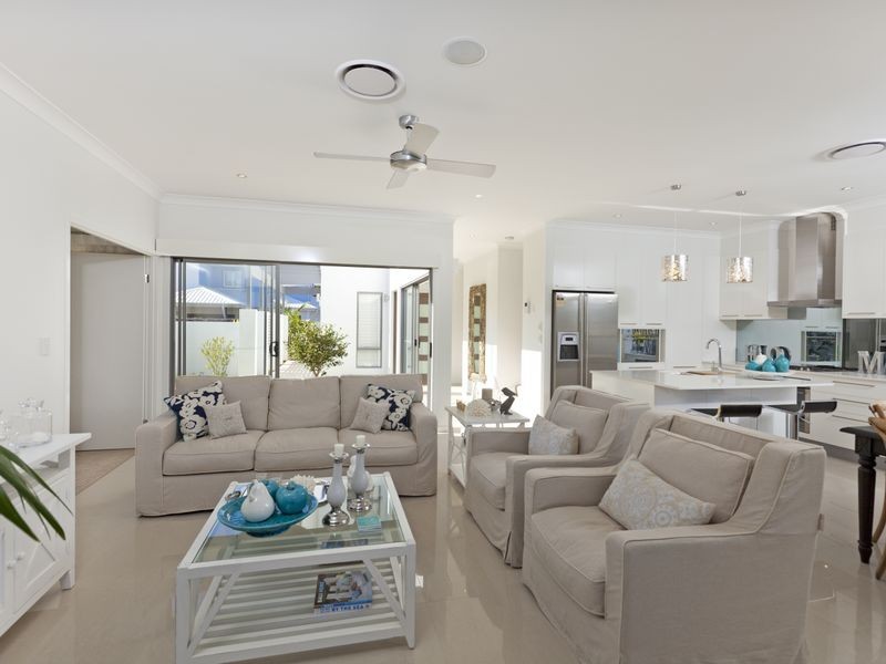 8/92-94 Sturgeon Street, Ormiston QLD 4160