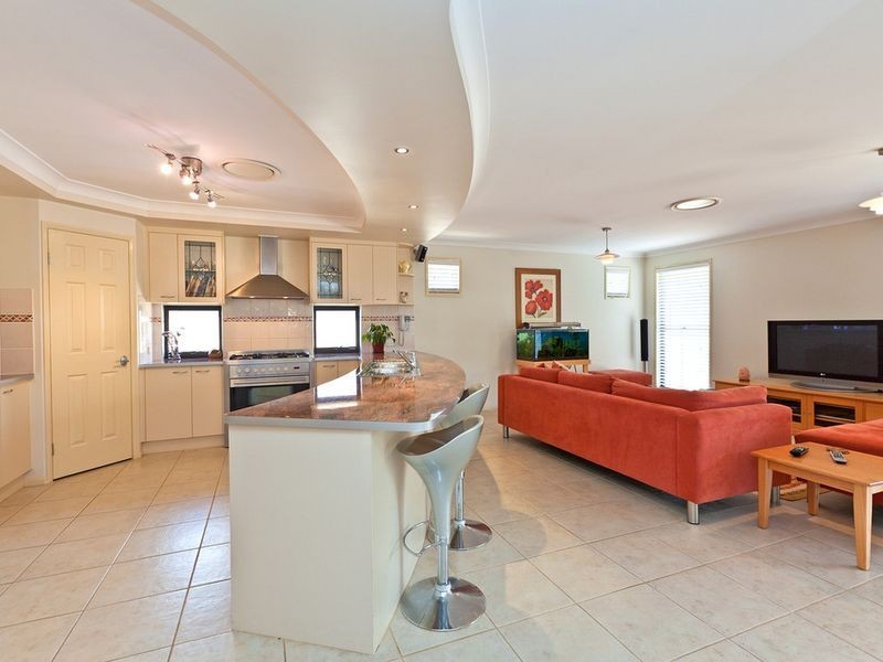 24 Trafalgar Vale Avenue, Wellington Point QLD 4160